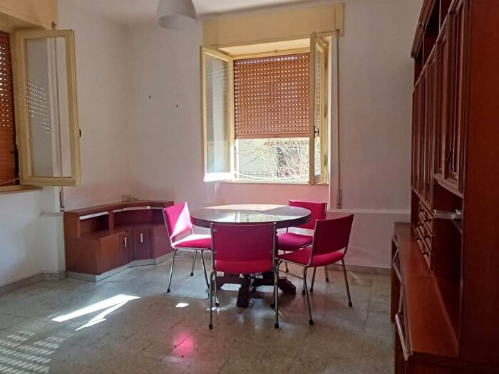 Appartamento trilocale in affitto in Via dei Mille, Giove