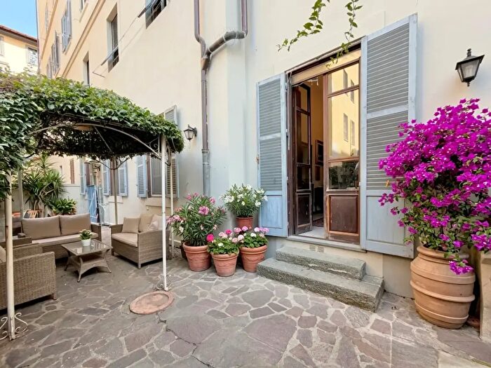 Appartamento con 7 locali in vendita in Via Crispi Snc, Firenze