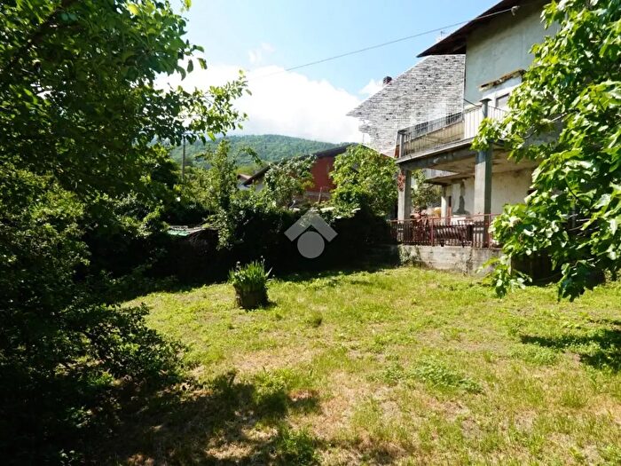 Casa con 7 locali in vendita in Via Saretto, Gravere