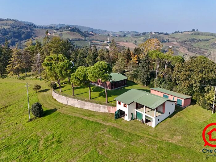 Casa con 9 locali in vendita in Via Castello di Carpineta, Cesena