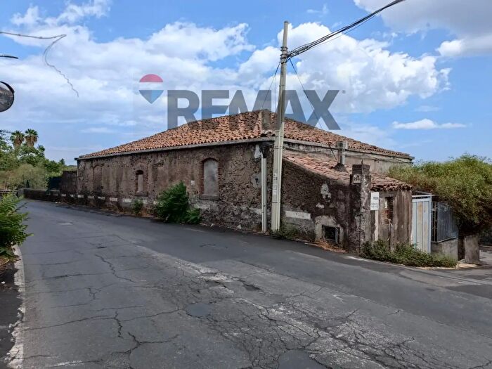 Casa con 5 locali in vendita in Via Sgroppillo, Catania