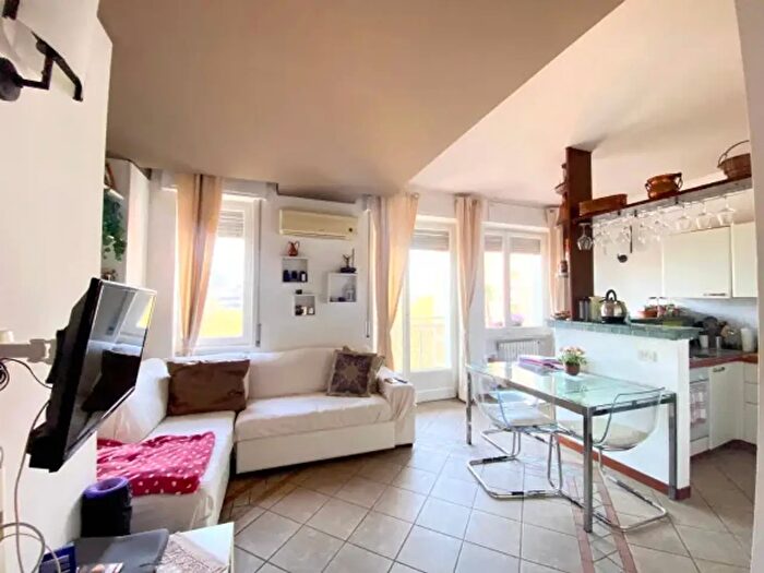 Appartamento bilocale in vendita in Via Alcuino, Milano