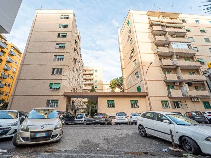 Appartamento quadrilocale in vendita in Via Caio Sulpicio, Roma