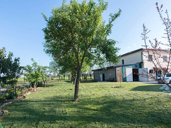 Casa con 7 locali in vendita in Via Casoni, Budrio