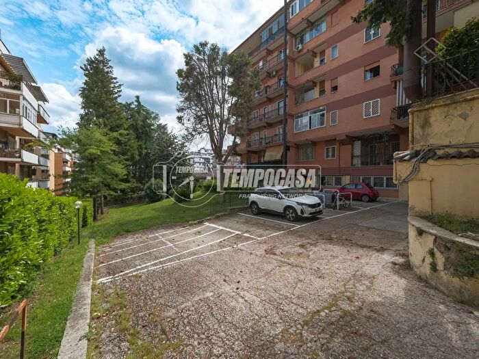 Appartamento bilocale in vendita in Via al Sesto Miglio, Roma