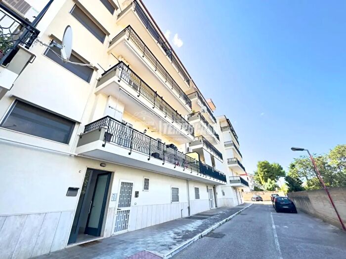 Appartamento trilocale in vendita in Piazza Giugno C, Valenzano