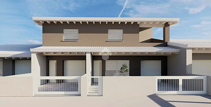 Casa quadrilocale in vendita in Via Solferino E San Martino, Roverbella