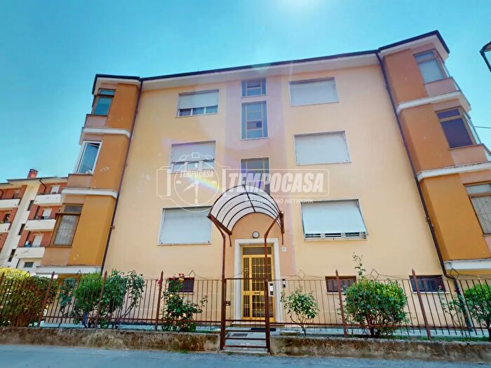 Appartamento quadrilocale in vendita in Via Volturno, Bra