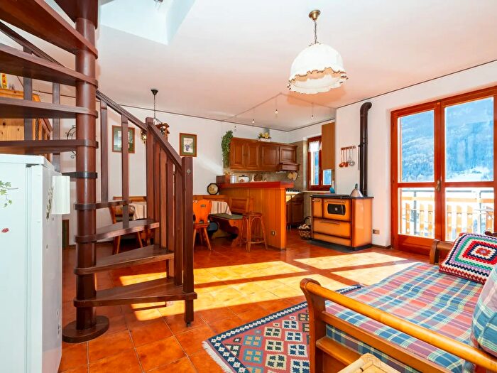 Appartamento trilocale in vendita in Via Silvio Pellico, Sampeyre