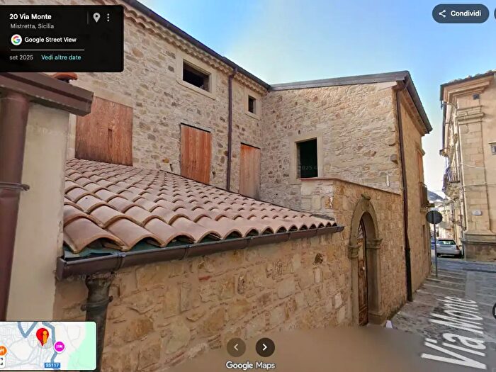 Casa con 14 locali in vendita in Mistretta