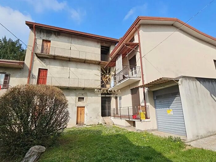 Casa trilocale in vendita in Via Verdi c, Casatenovo