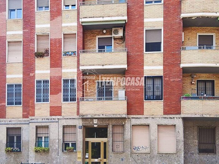 Appartamento quadrilocale in affitto in Via Codogno, Bologna Sulmona, Milano
