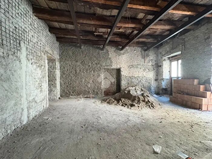 Appartamento trilocale in vendita in Salita I del Rosario, Catanzaro