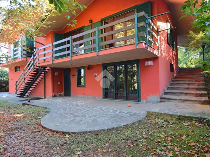 Casa con 5 locali in vendita in Via dei Gelsi, Lomagna