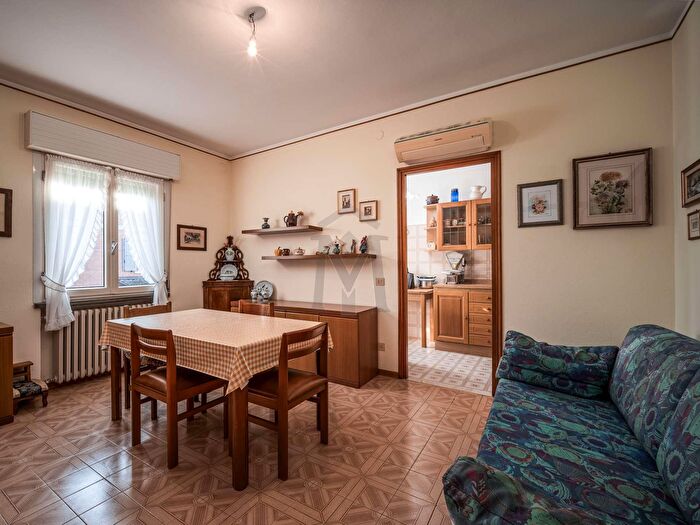 Casa con 7 locali in vendita in Fratelli Giaroli, Albinea