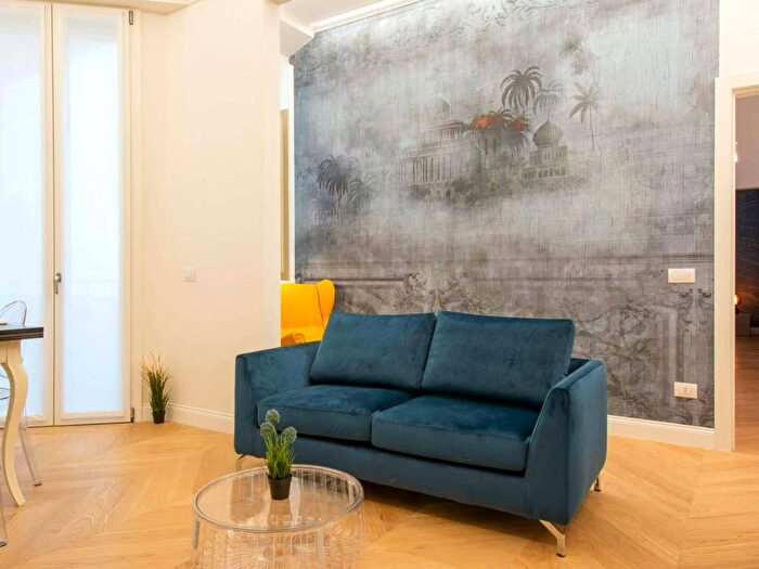 Appartamento trilocale in affitto in Via Camillo Cavour, San Marco SS Annunziata, Firenze