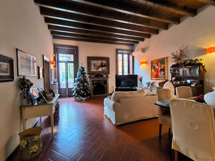 Appartamento con 5 locali in affitto in Loggia Garibaldi, Brescia