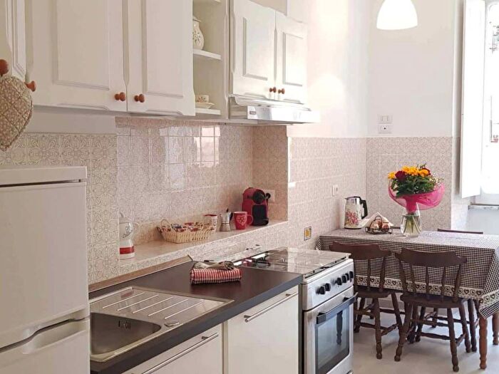 Appartamento trilocale in affitto in Piazza Casalmaggiore, Re di Roma, Roma