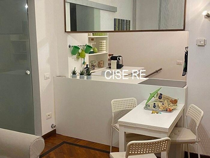 Appartamento trilocale in affitto in Via Disciplini, Carrobbio, Milano