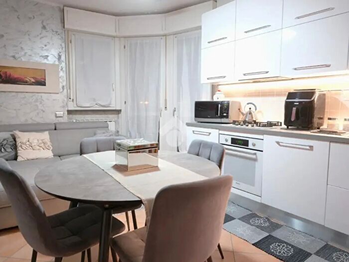 Appartamento bilocale in vendita in Piazza dei Popoli, Pioltello