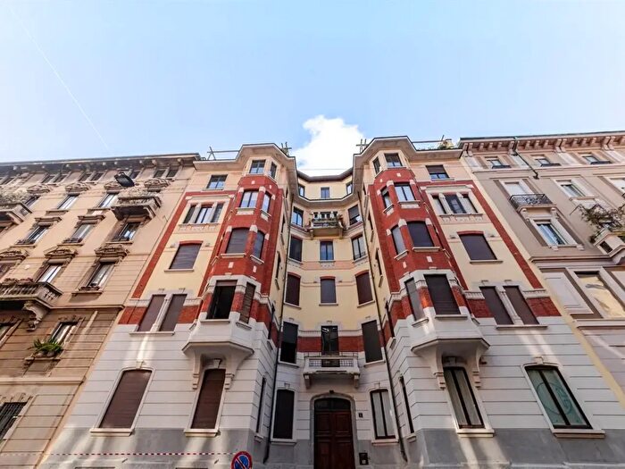 Appartamento con 6 locali in affitto in Via Mellerio, Milano