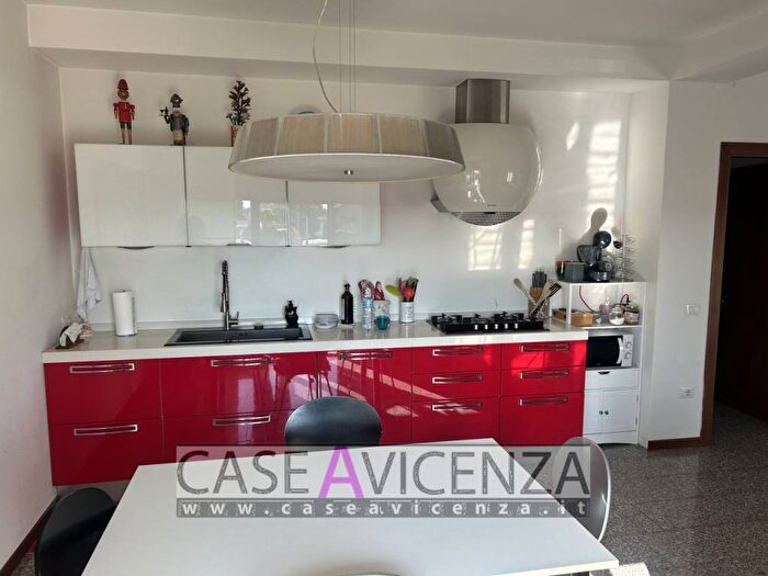 Casa con 5 locali in affitto in Via Roma, Centro, Camisano Vicentino