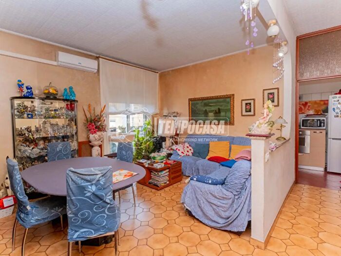 Appartamento trilocale in vendita in Via Stelvio, Novate Milanese