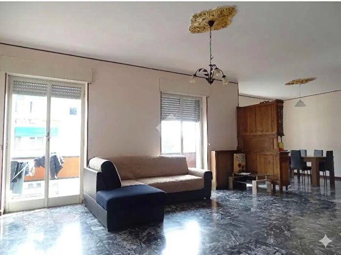 Appartamento con 6 locali in vendita in Via Pietro Parnisetti, Alessandria