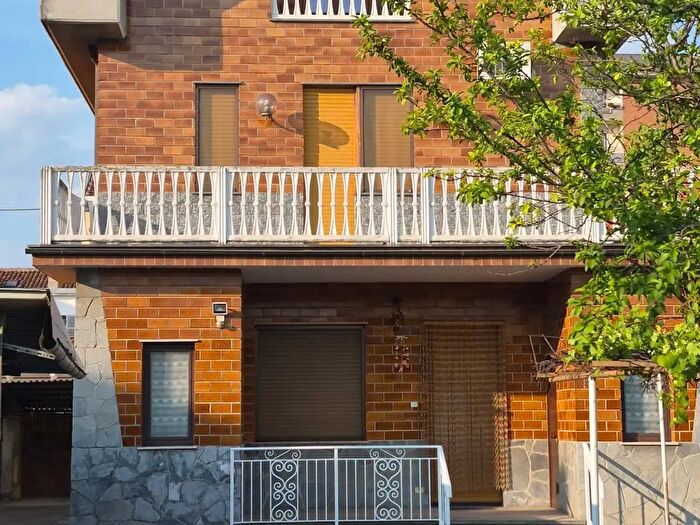 Casa con 6 locali in vendita in Via Ortigara, Beinasco