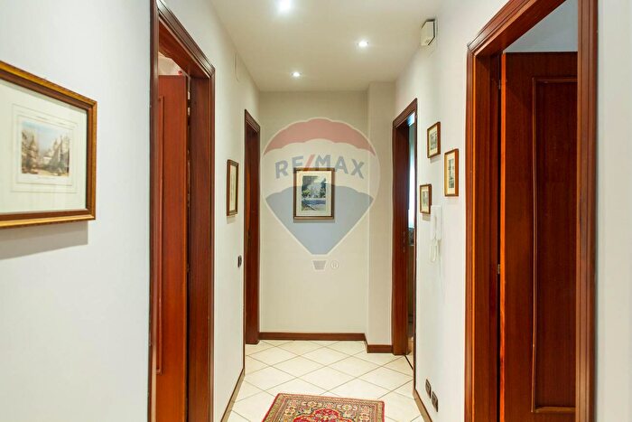 Appartamento con 7 locali in vendita in Via Gravina, Tremestieri Etneo