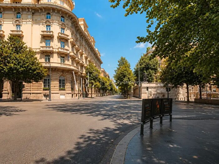 Appartamento in vendita in Via Vittorio Veneto, Roma