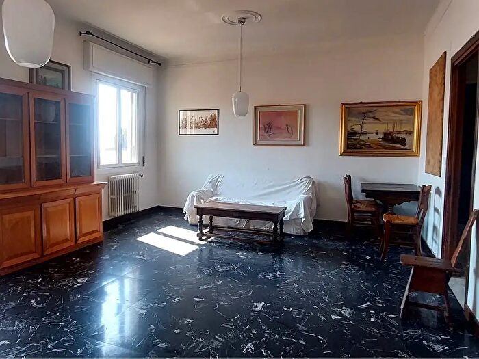 Appartamento quadrilocale in vendita in Via Giuseppe Pirinoli, Imperia