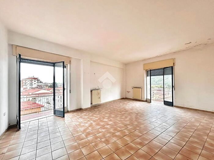 Appartamento quadrilocale in vendita in Via del Sempione, Cosenza