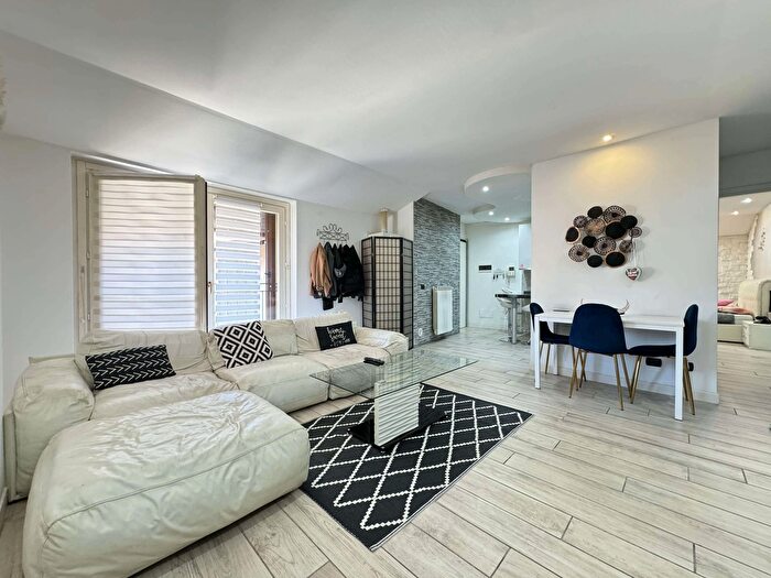 Appartamento trilocale in vendita in Via Milano, Lomazzo