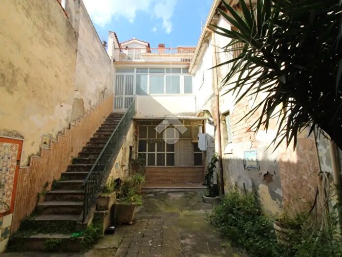 Casa con 6 locali in vendita in Via Michele Fiano, Casagiove