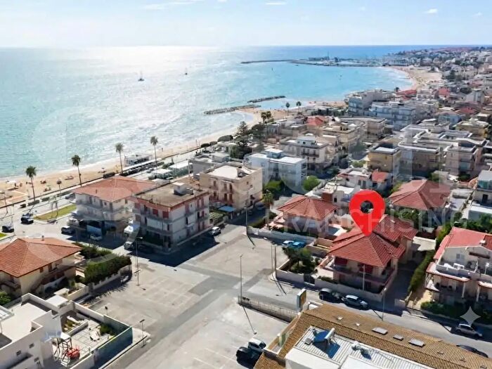 Appartamento quadrilocale in vendita in Via delle Ondine, Ragusa