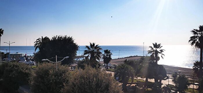 Appartamento trilocale in affitto in Varazze