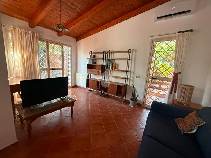 Casa quadrilocale in affitto in Via Maia, Mondello Valdesi, Palermo