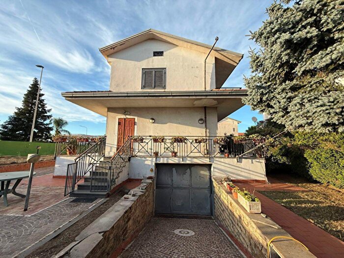 Casa con 5 locali in vendita in Via Madonna del Pantano, Giugliano In Campania