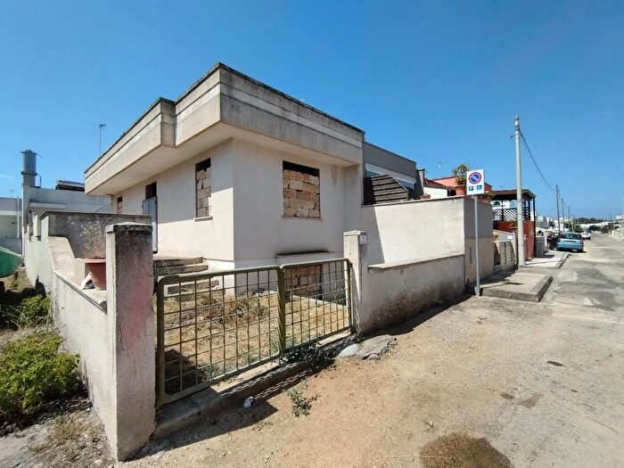Casa quadrilocale in vendita in Torre San Giovanni, Ugento