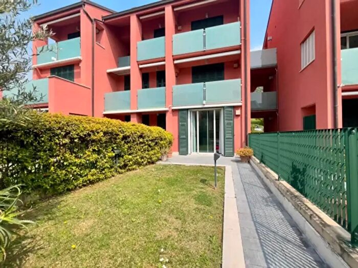 Appartamento bilocale in vendita in Via Guido Rossa, Pietra Ligure