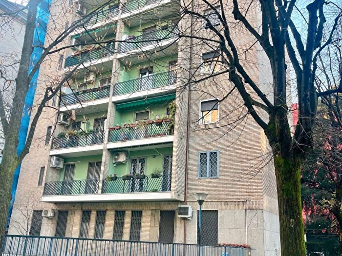 Appartamento bilocale in affitto in Via Tito Livio, Lodi Brenta, Milano