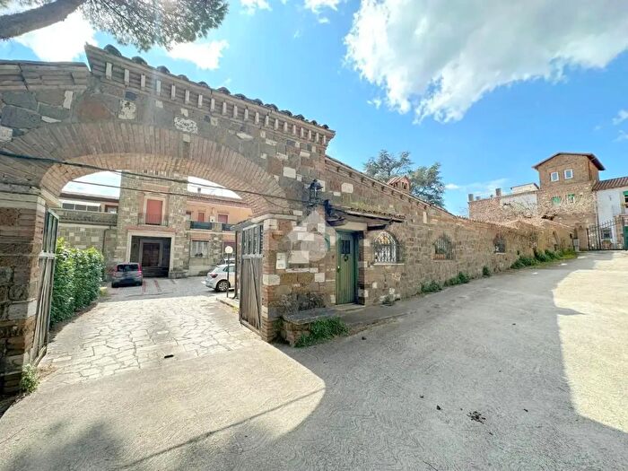 Casa trilocale in vendita in Via Colle Ottone Alto, Velletri