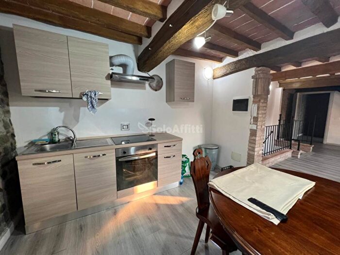 Appartamento trilocale in affitto in Via Canaletta, Veggia Villalunga, Casalgrande