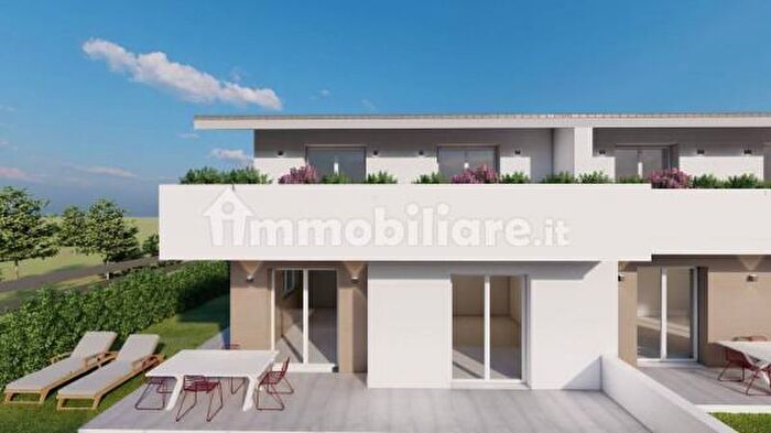 Casa quadrilocale in vendita in Via Giuseppe Verdi, Colverde