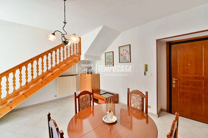 Appartamento bilocale in vendita in Via Chiesa Vecchia, Albavilla