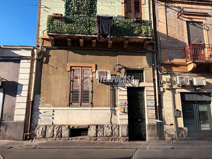 Appartamento bilocale in vendita in Via Pietro Novelli, Catania