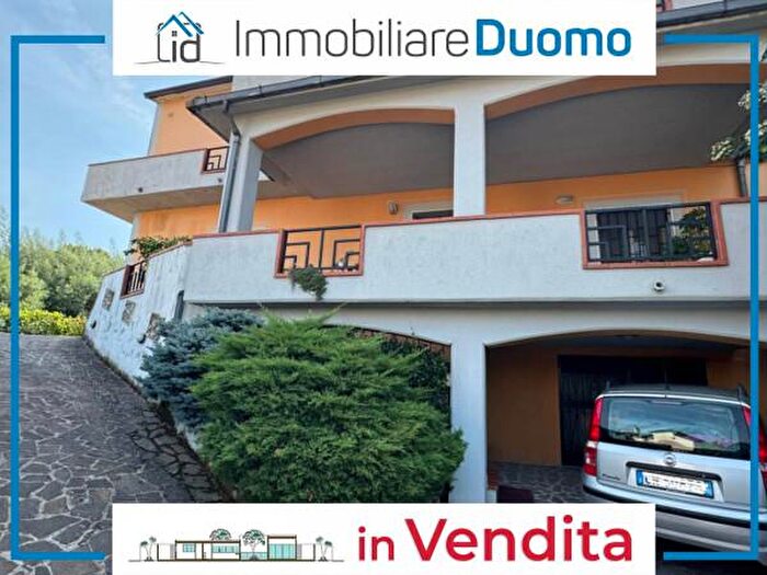 Casa con 5 locali in vendita in SantAngelo A Cupolo