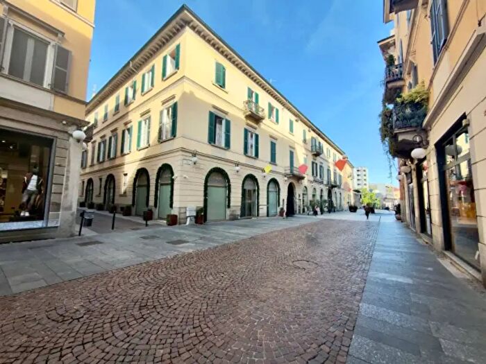 Appartamento quadrilocale in vendita in Corso Camillo Benso di Cavour, Novara