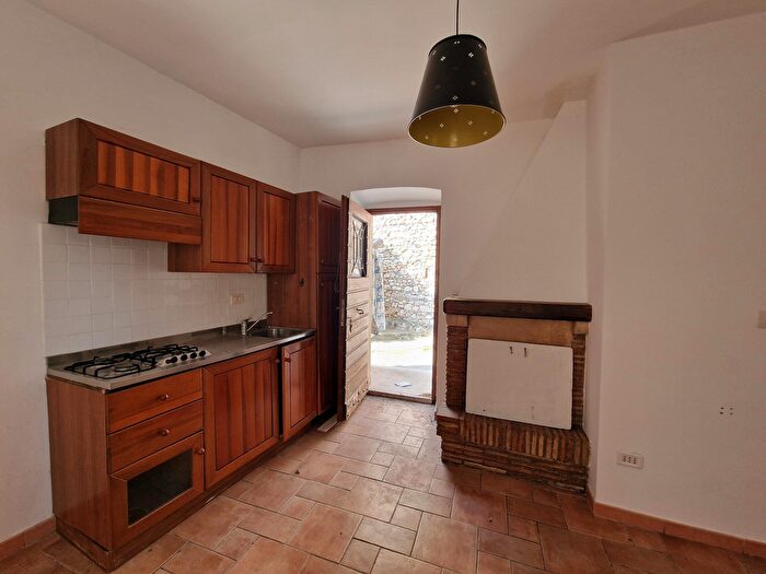 Appartamento bilocale in vendita in Via Savoia, Lugnano In Teverina